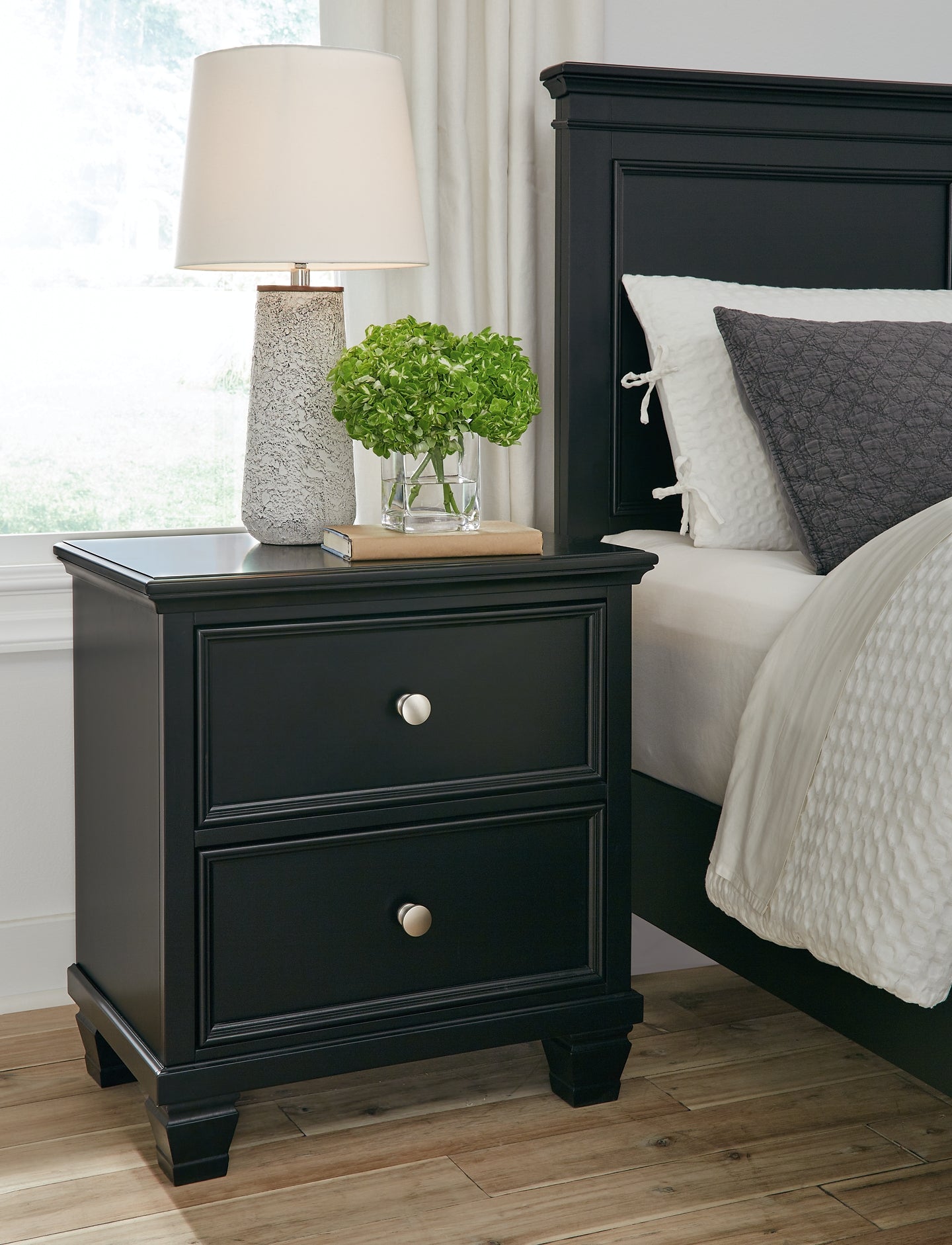 Lanolee King Panel Bed with Mirrored Dresser, Chest and 2 Nightstands